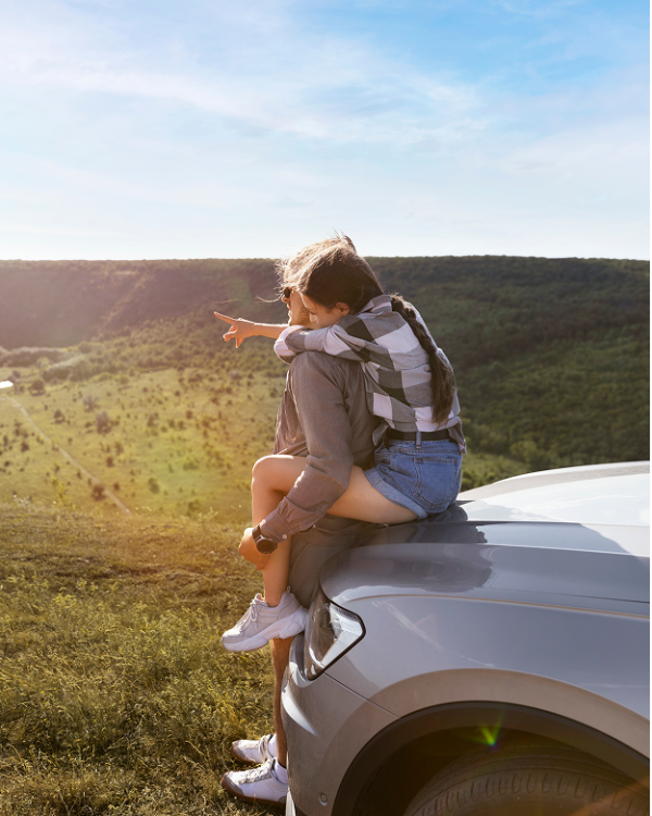 lifestyle-people-traveling-camping